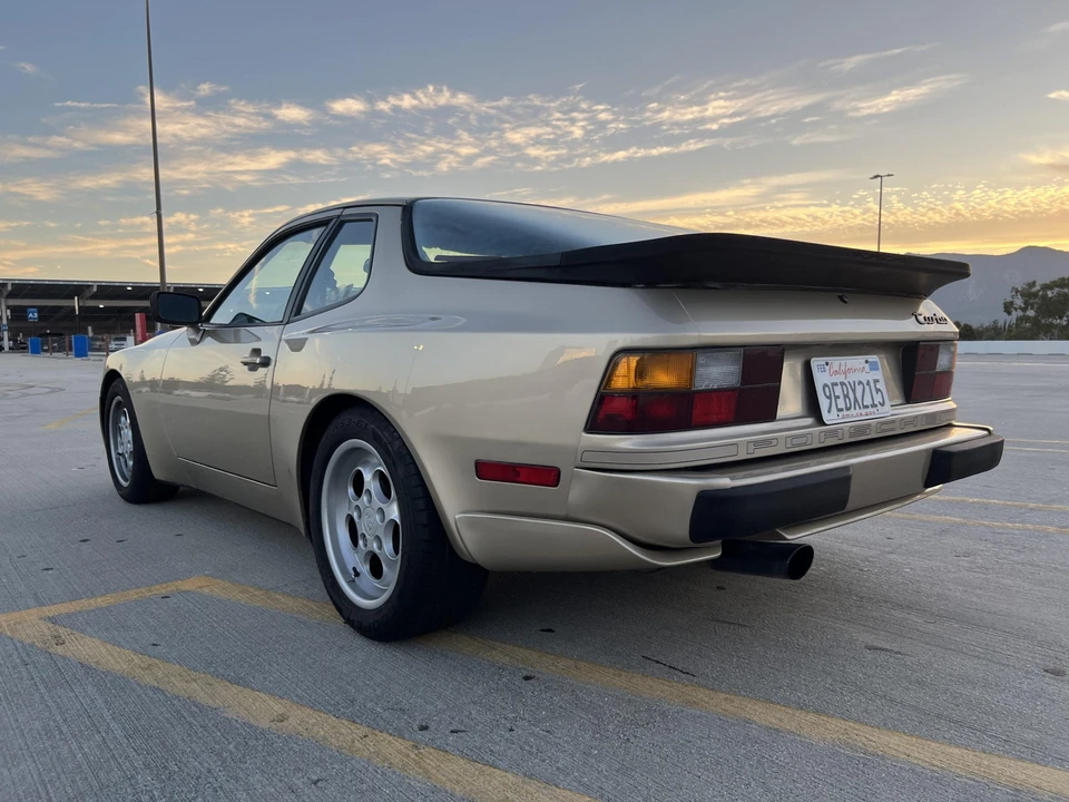 1986 Porsche 944 Turbo - Image 9 of 31
