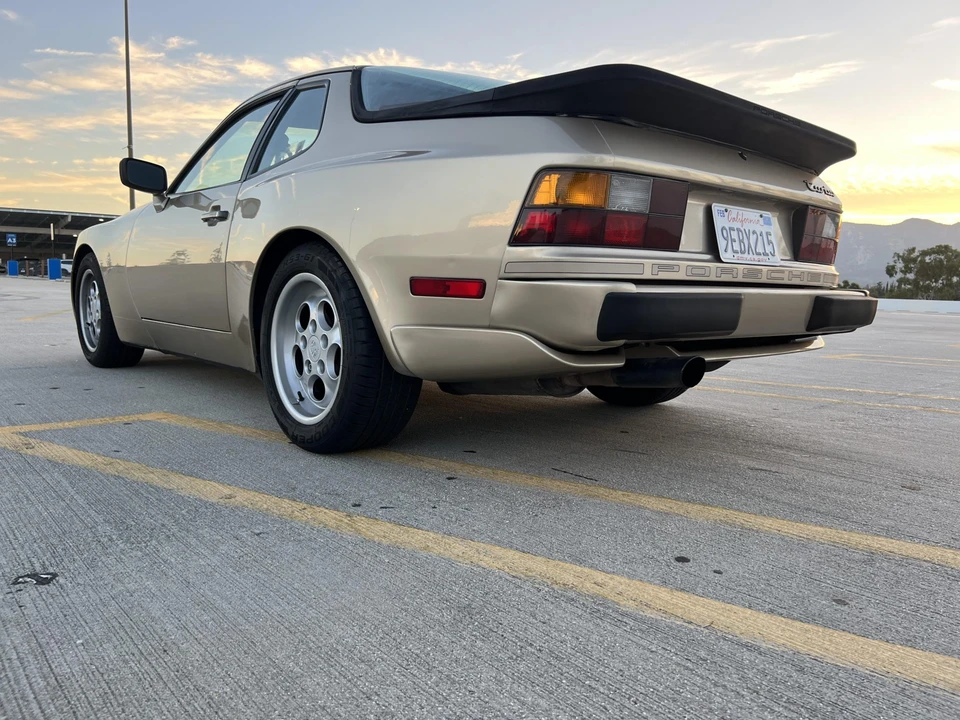1986 Porsche 944 Turbo - Image 10 of 31