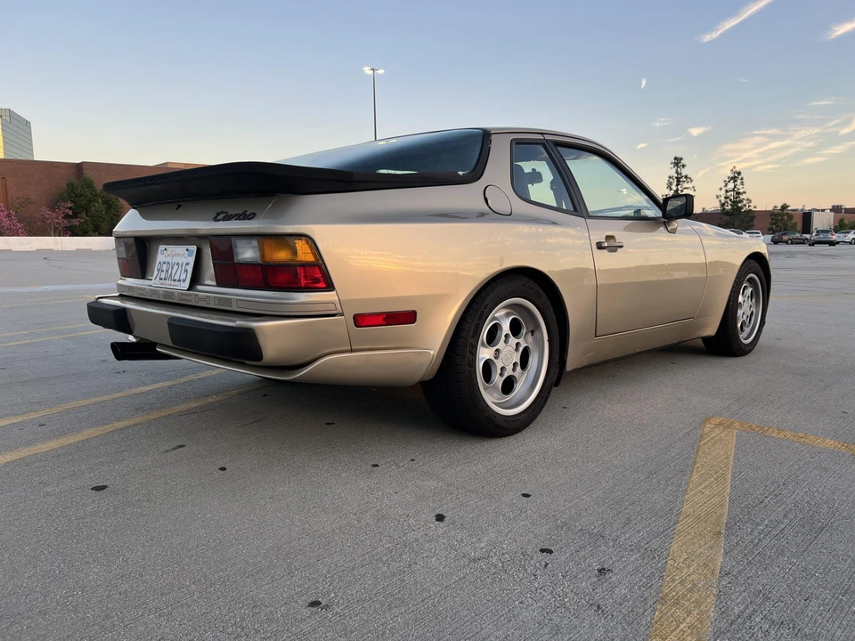 1986 Porsche 944 Turbo - Image 18 of 31