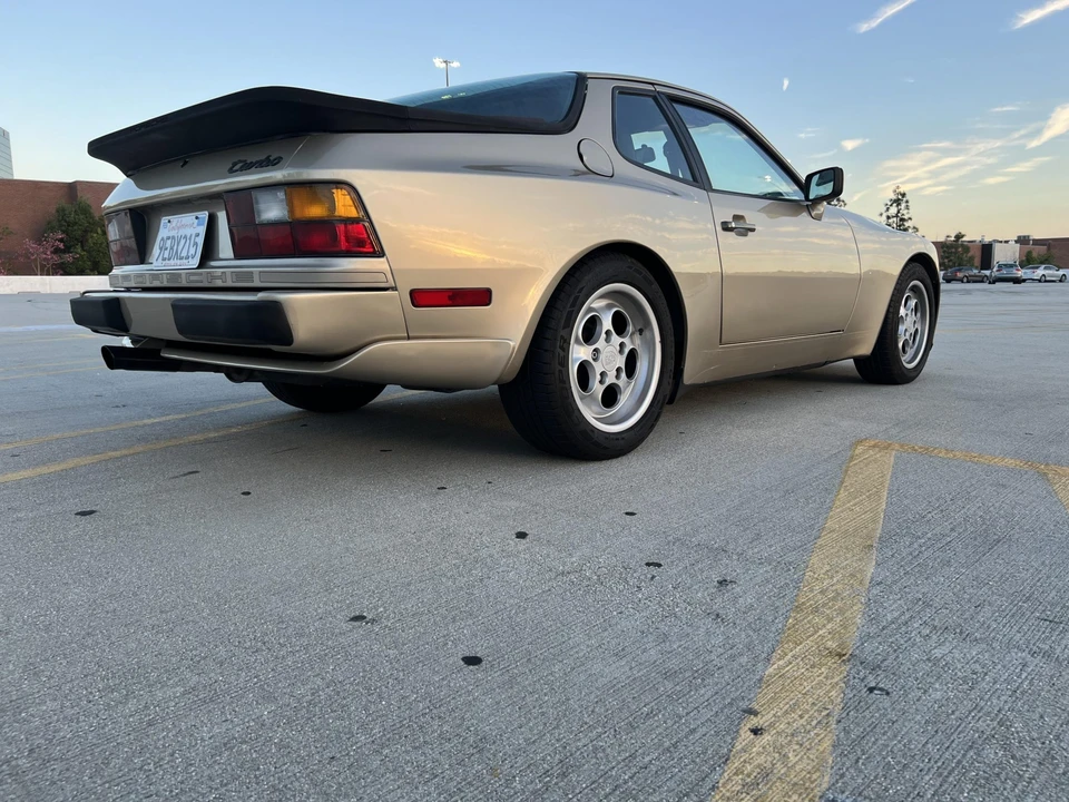 1986 Porsche 944 Turbo - Image 19 of 31