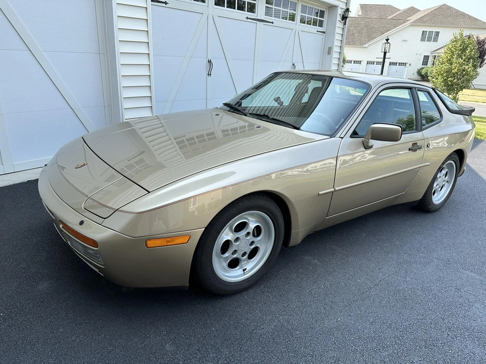 1986 Porsche 944 Turbo - Image 13 of 31
