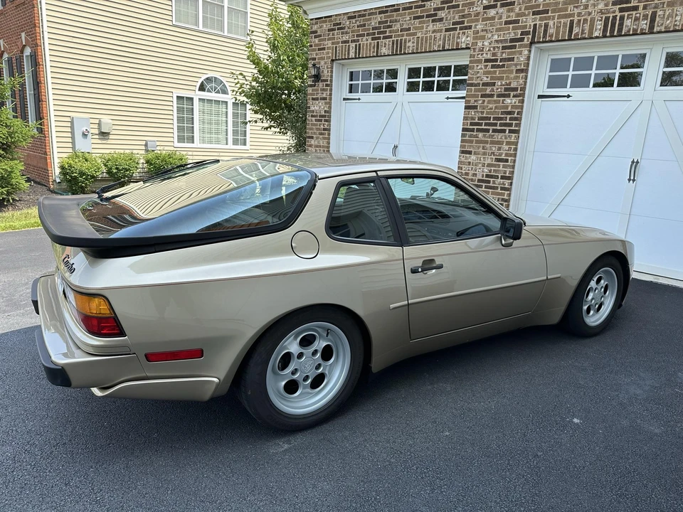 1986 Porsche 944 Turbo - Image 18 of 31