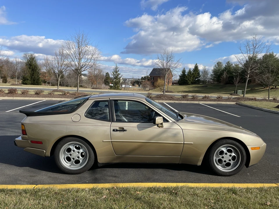 1986 Porsche 944 Turbo - Image 9 of 31