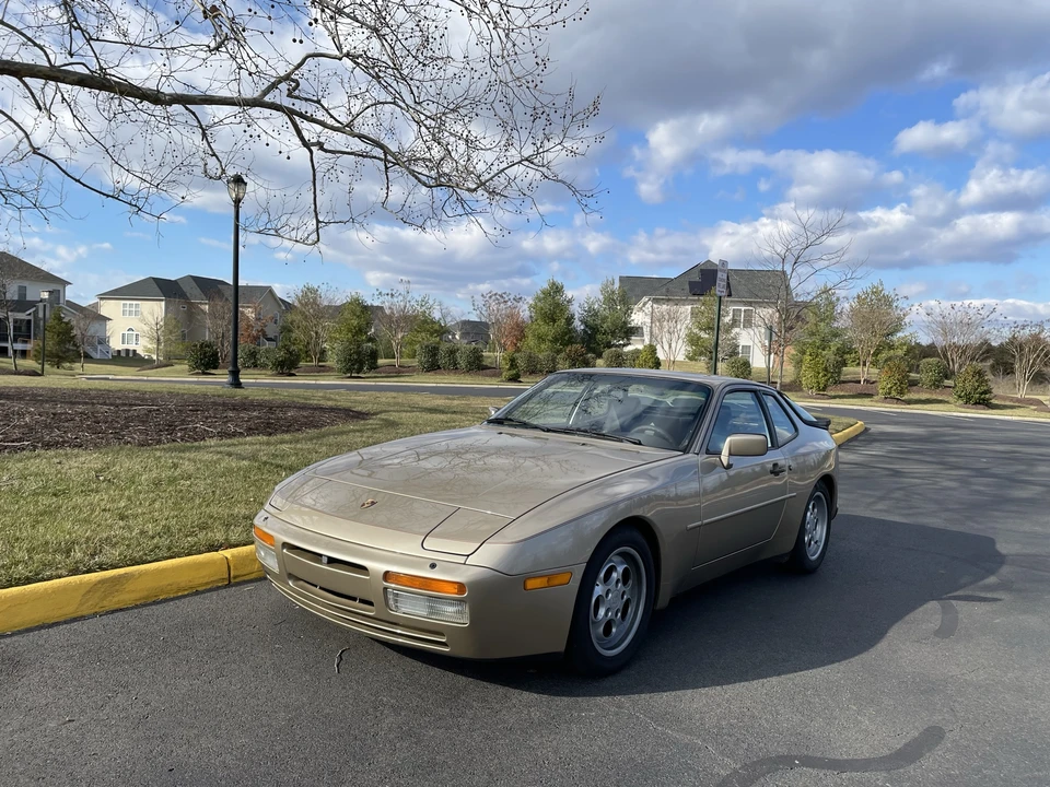 1986 Porsche 944 Turbo - Image 2 of 31