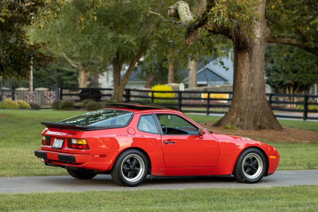 1986 Porsche 944 Turbo - Image 9 of 31