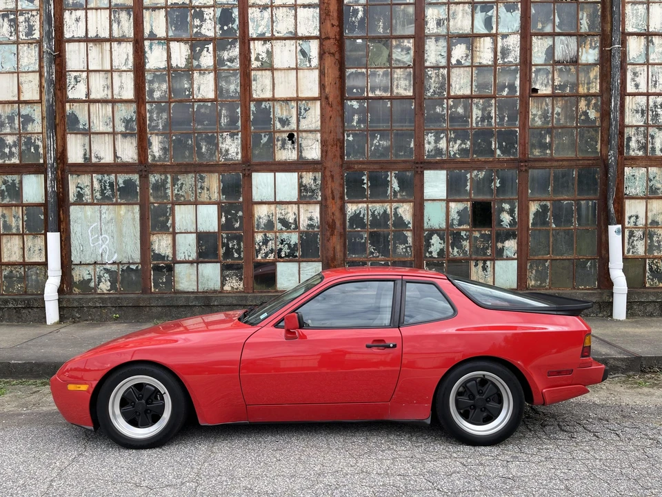 1986 Porsche 944 Turbo - Image 10 of 31