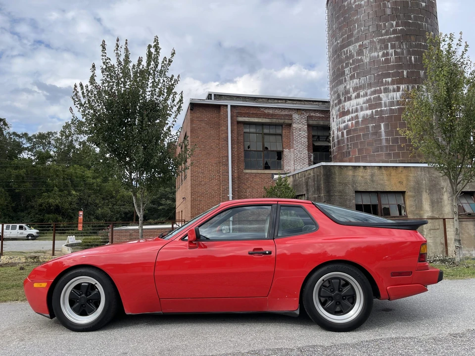 1986 Porsche 944 Turbo - Image 24 of 31