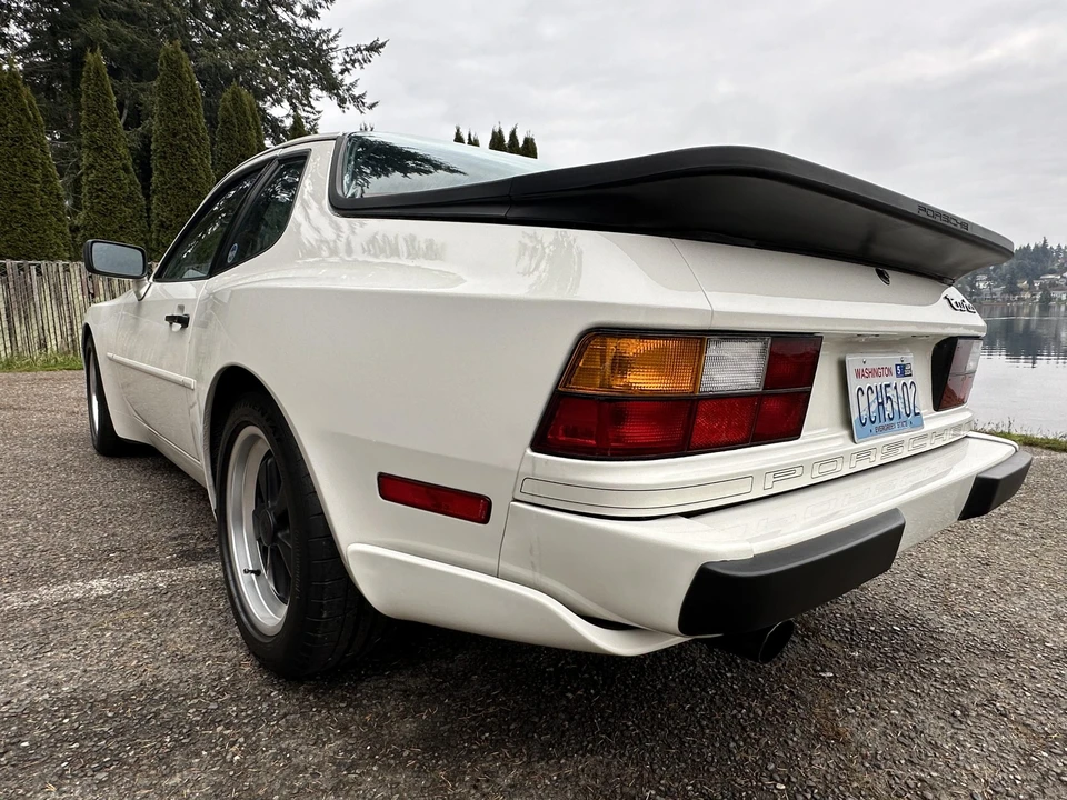 1986 Porsche 944 Turbo - Image 24 of 31