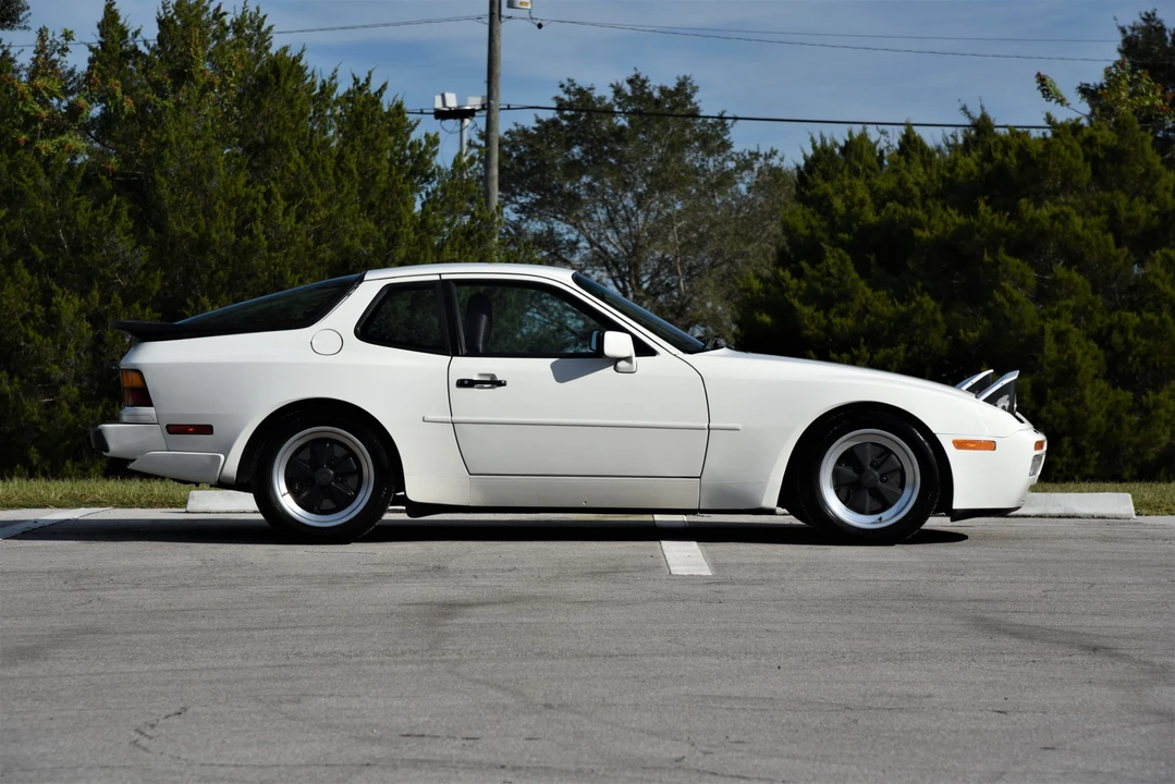 1986 Porsche 944 Turbo - Image 12 of 31