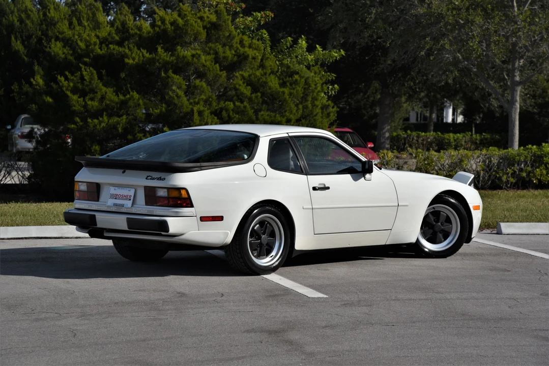 1986 Porsche 944 Turbo - Image 10 of 31