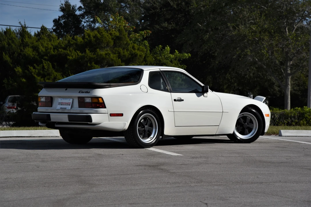1986 Porsche 944 Turbo - Image 11 of 31