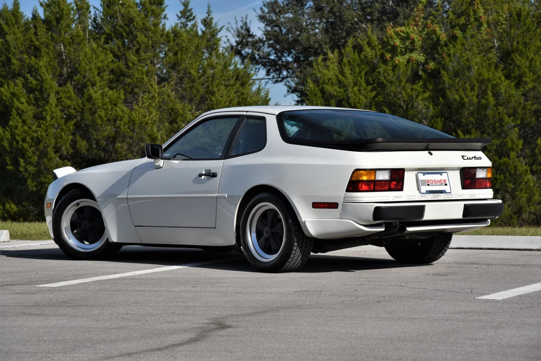 1986 Porsche 944 Turbo - Image 7 of 31