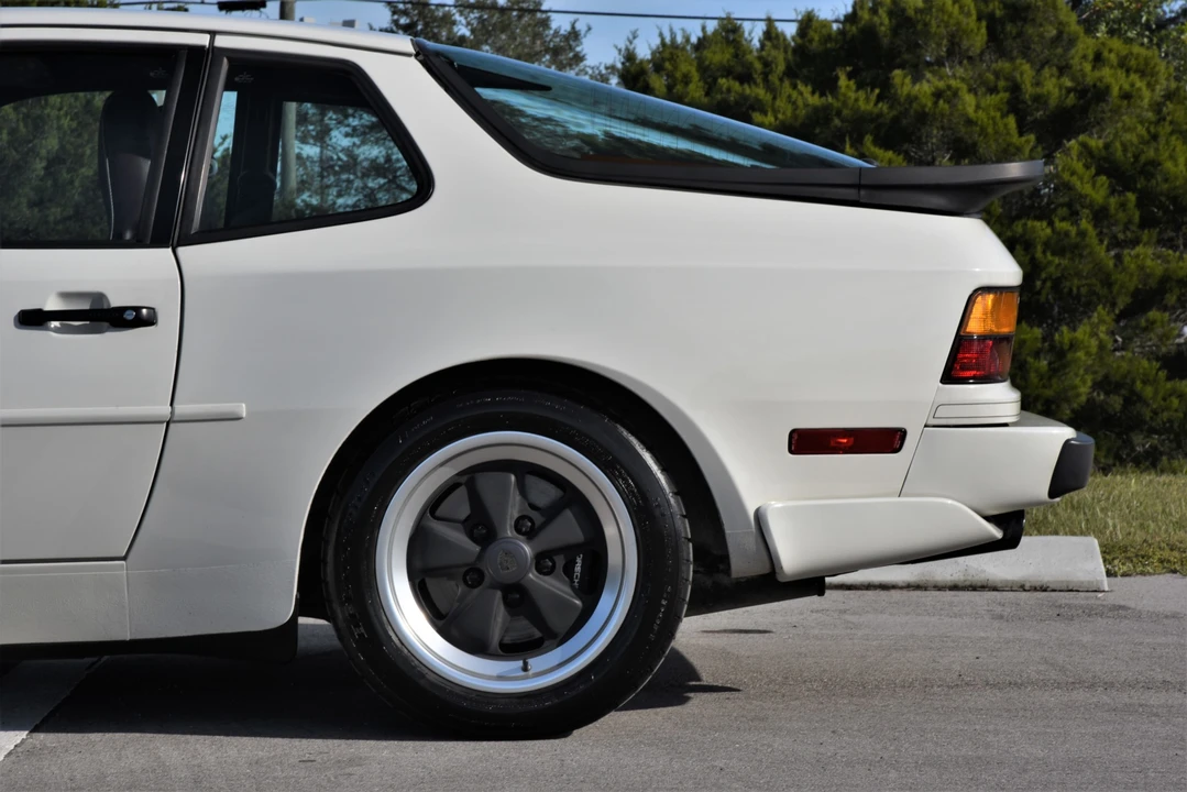 1986 Porsche 944 Turbo - Image 29 of 31
