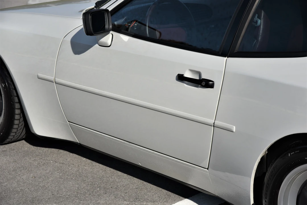 1986 Porsche 944 Turbo - Image 27 of 31