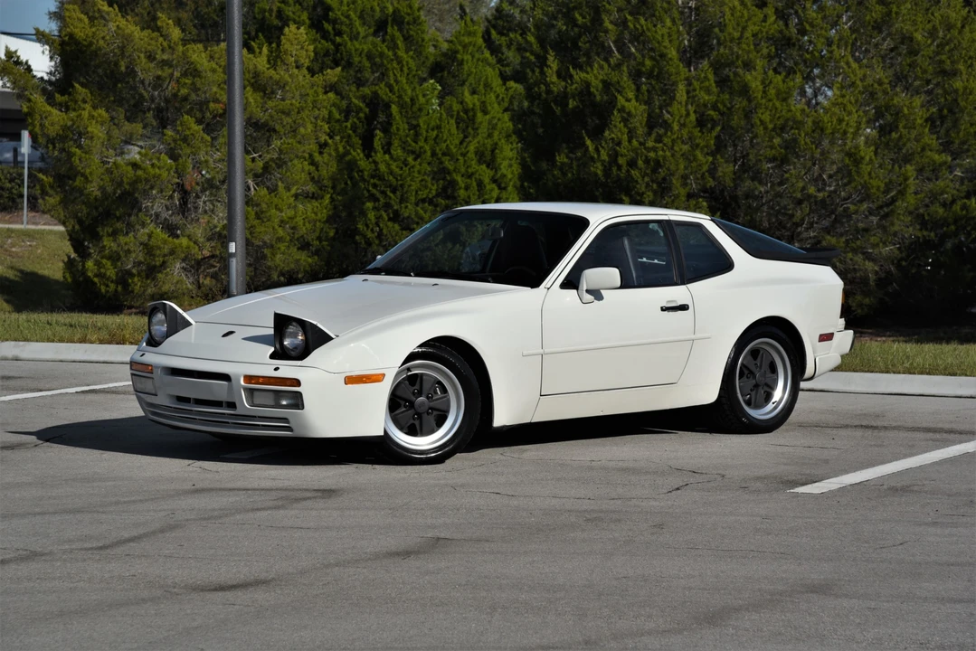 1986 Porsche 944 Turbo - Image 2 of 31
