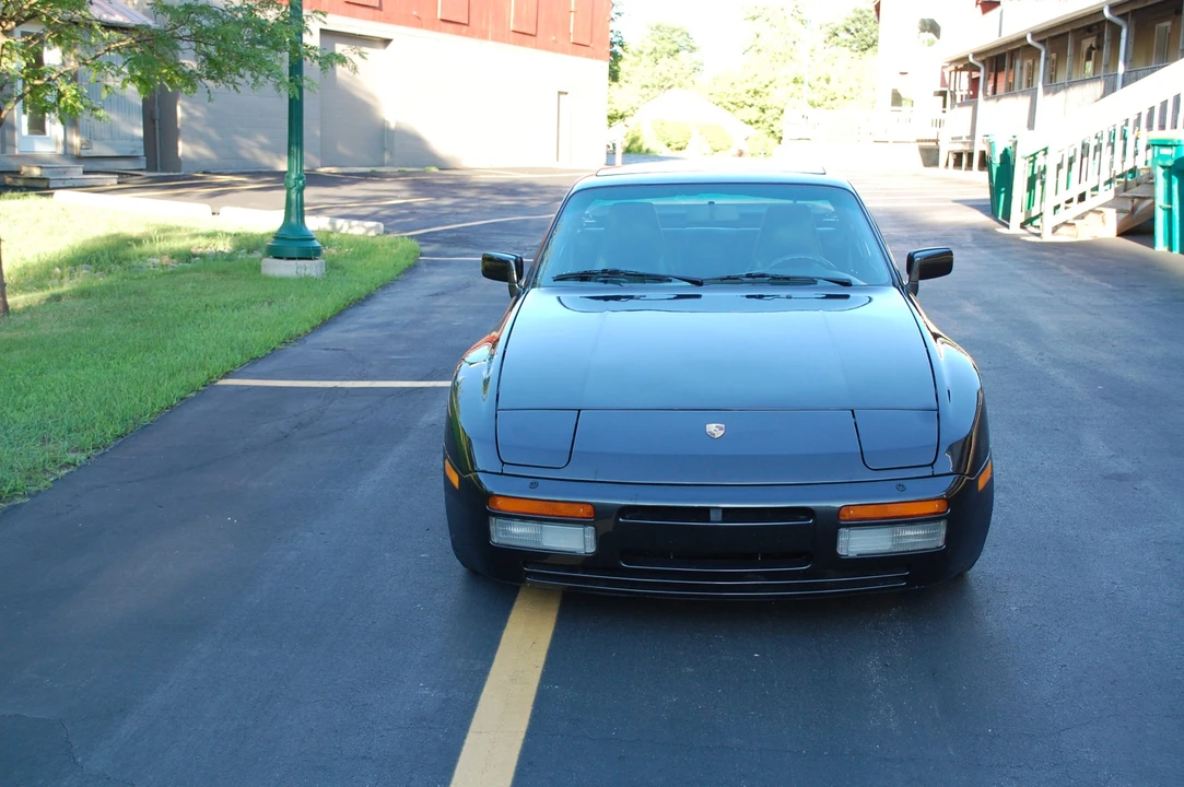1986 Porsche 944 Turbo - Image 5 of 31
