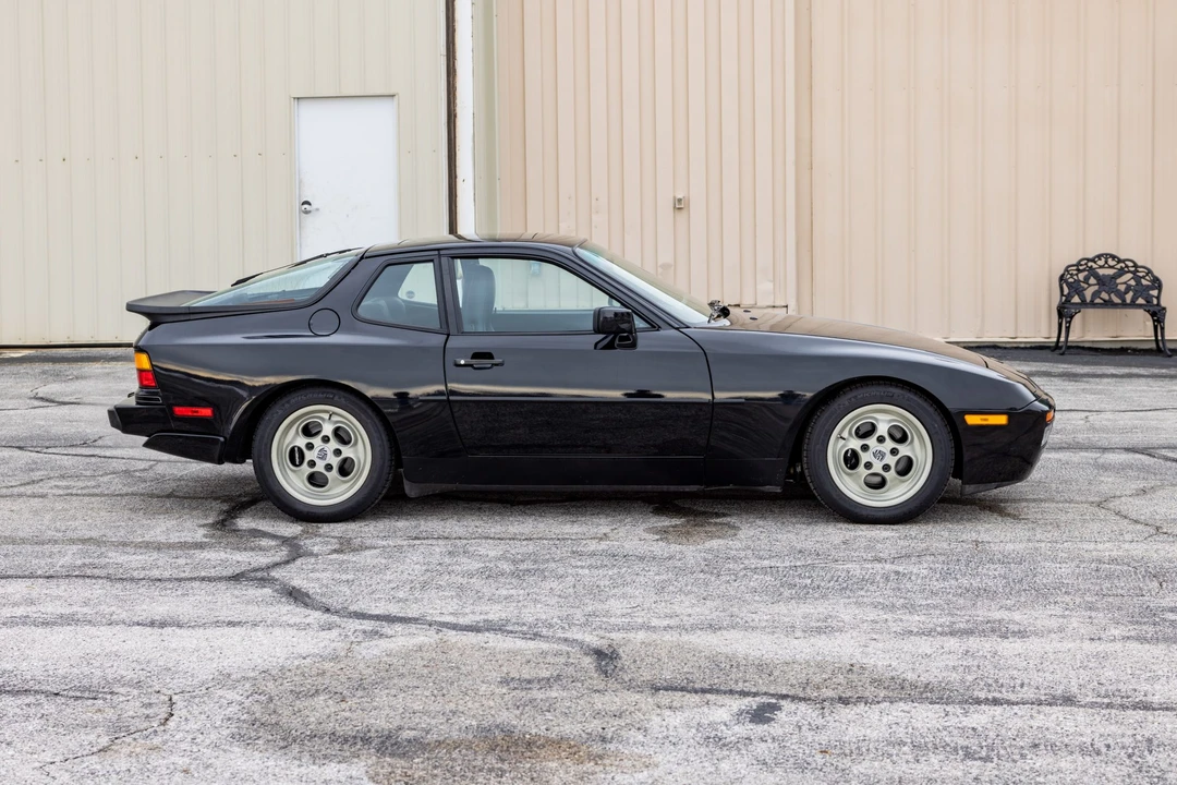 1986 Porsche 944 Turbo - Image 7 of 31