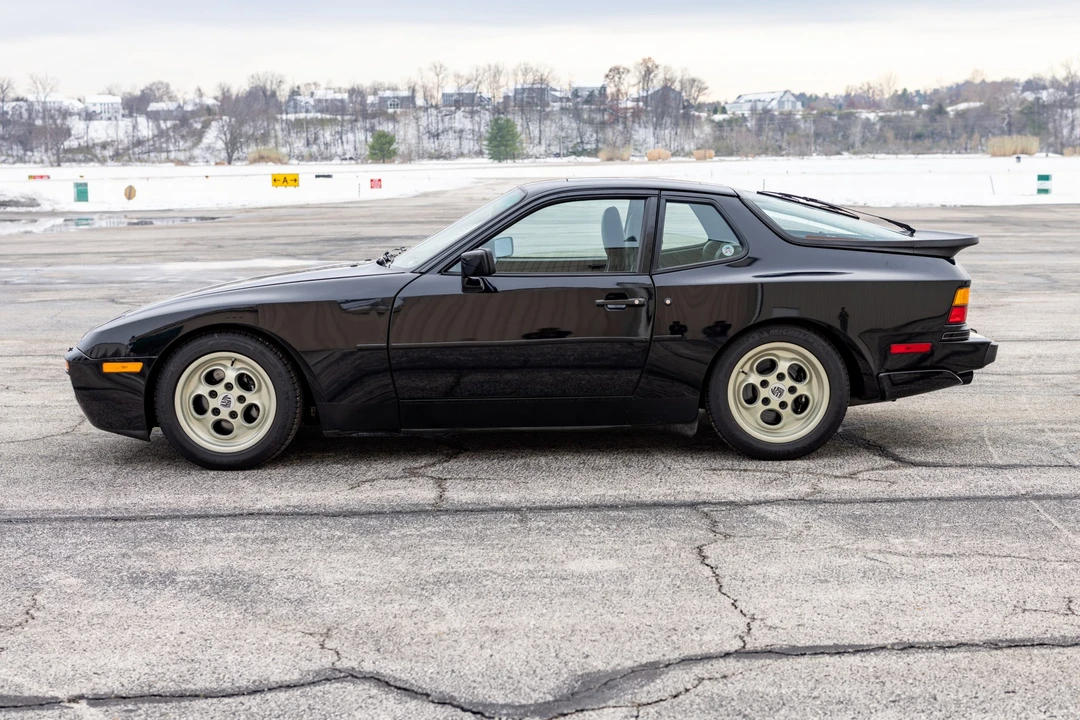 1986 Porsche 944 Turbo - Image 3 of 31