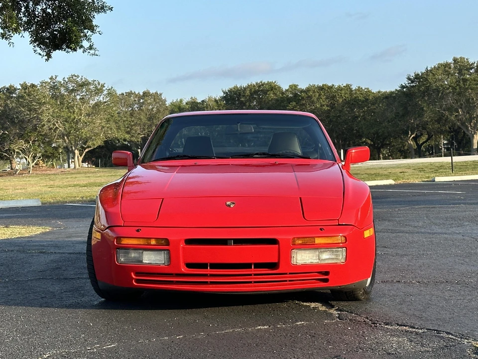 1986 Porsche 944 Turbo - Image 2 of 31
