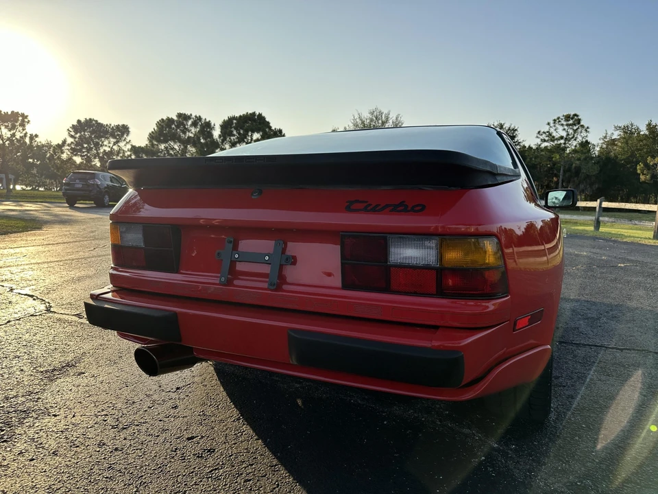 1986 Porsche 944 Turbo - Image 27 of 31