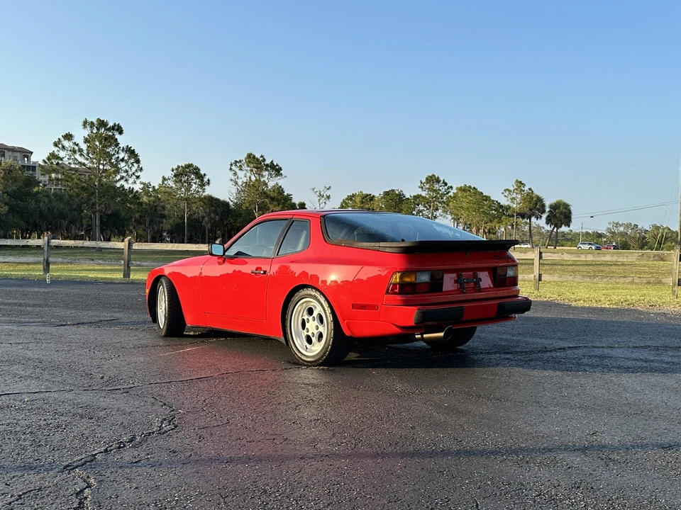 1986 Porsche 944 Turbo - Image 24 of 31