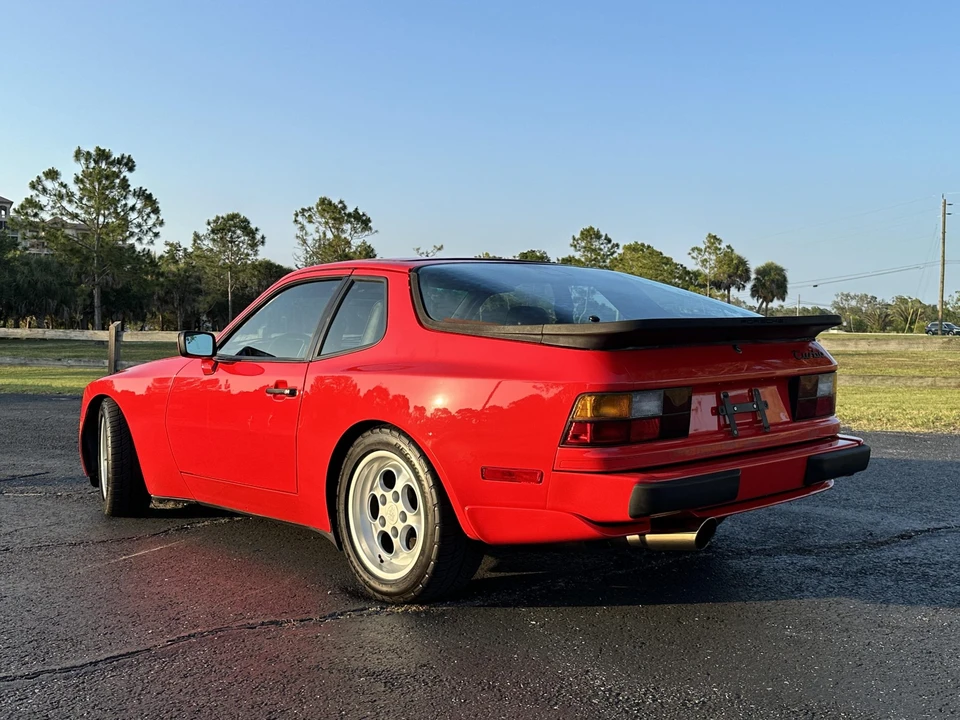 1986 Porsche 944 Turbo - Image 23 of 31