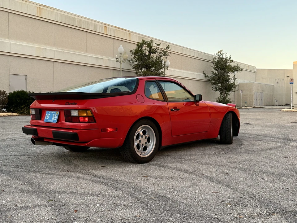 1986 Porsche 944 Turbo - Image 8 of 31