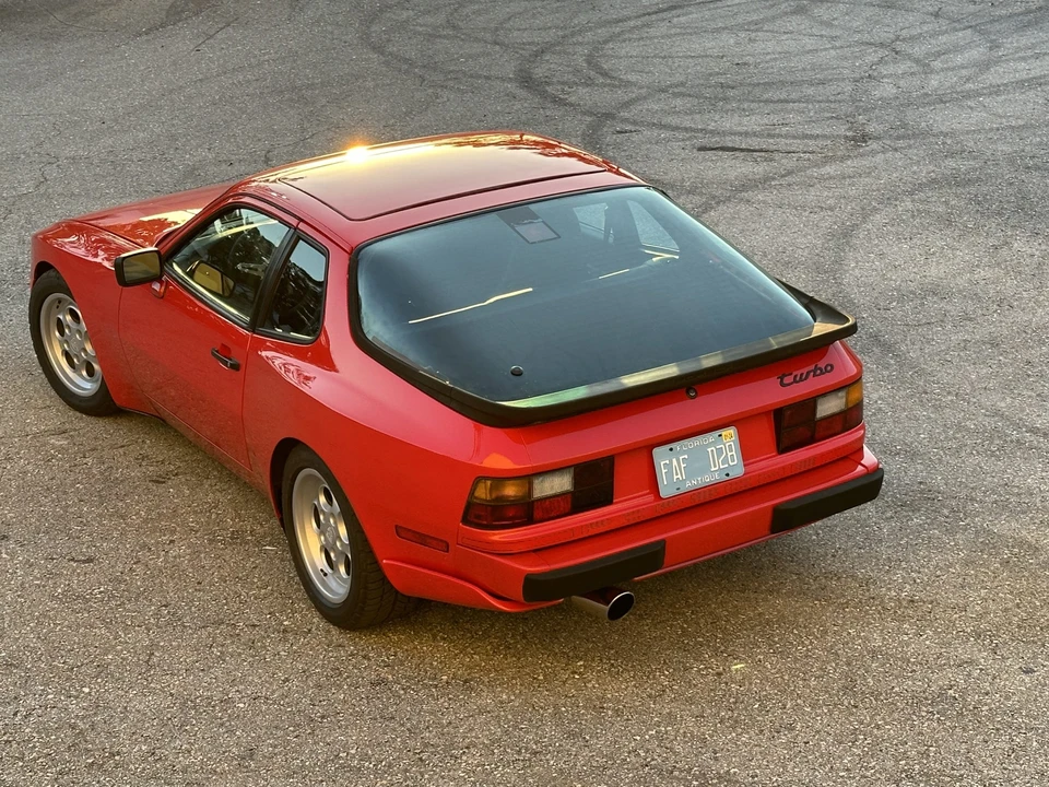 1986 Porsche 944 Turbo - Image 11 of 31
