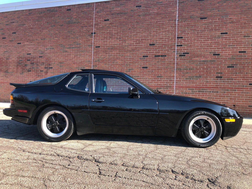 1986 Porsche 944 Turbo - Image 2 of 31