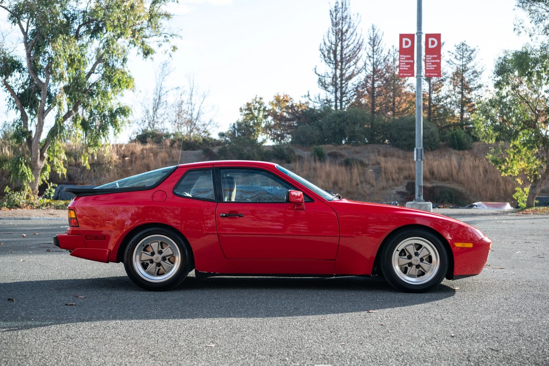 1986 Porsche 944 Turbo - Image 11 of 31