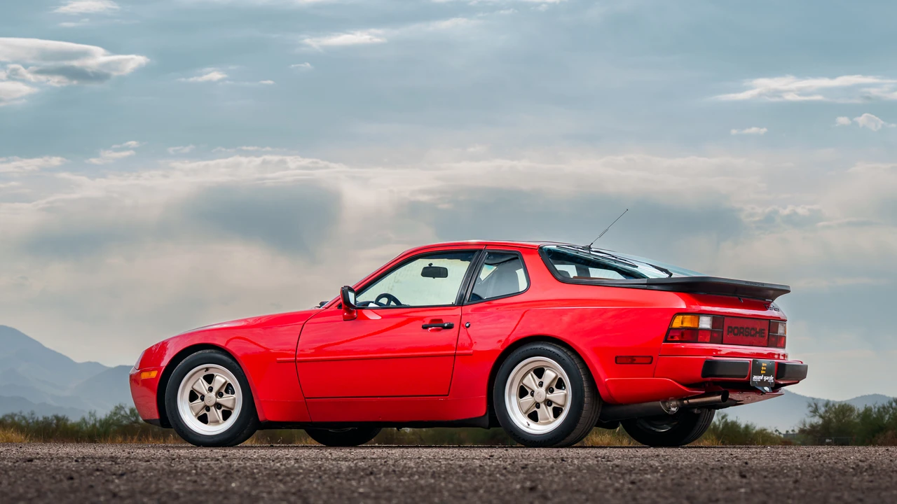1986 Porsche 944 Turbo - Image 24 of 31