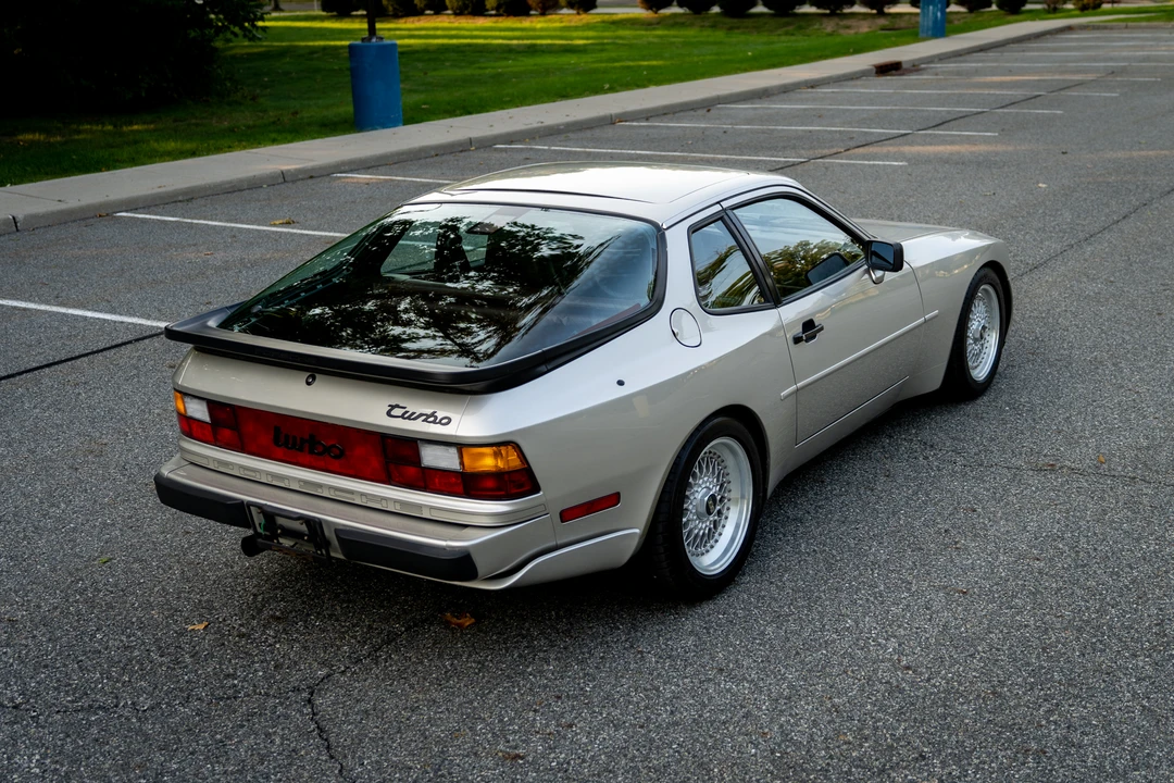 1986 Porsche 944 Turbo - Image 10 of 31