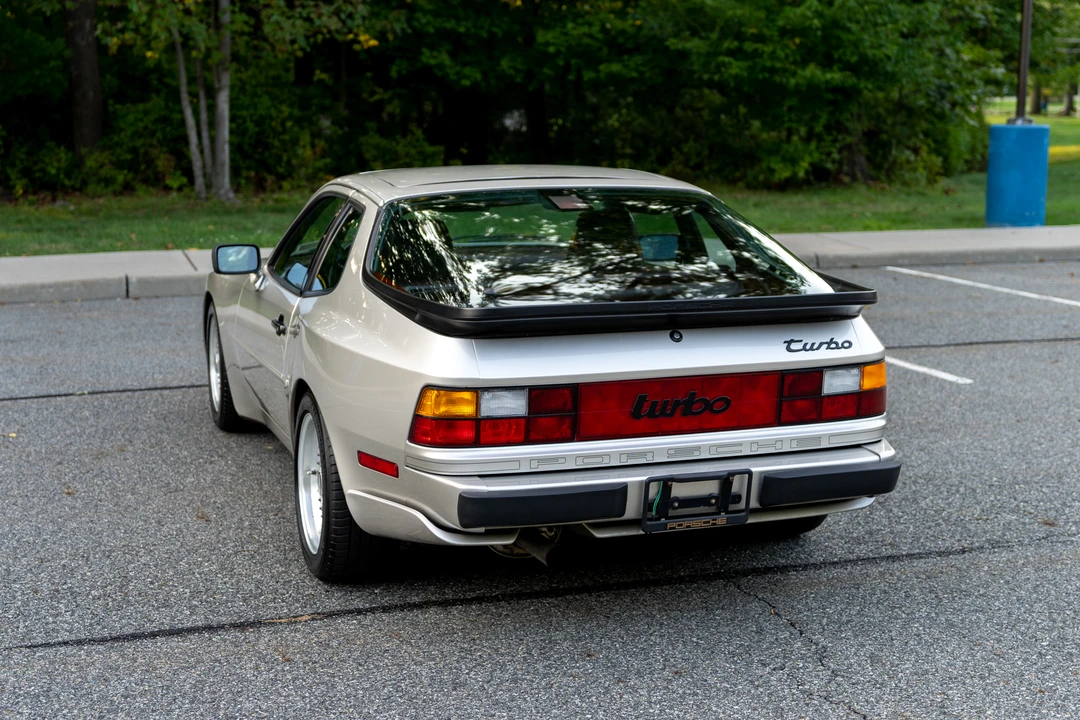 1986 Porsche 944 Turbo - Image 4 of 31