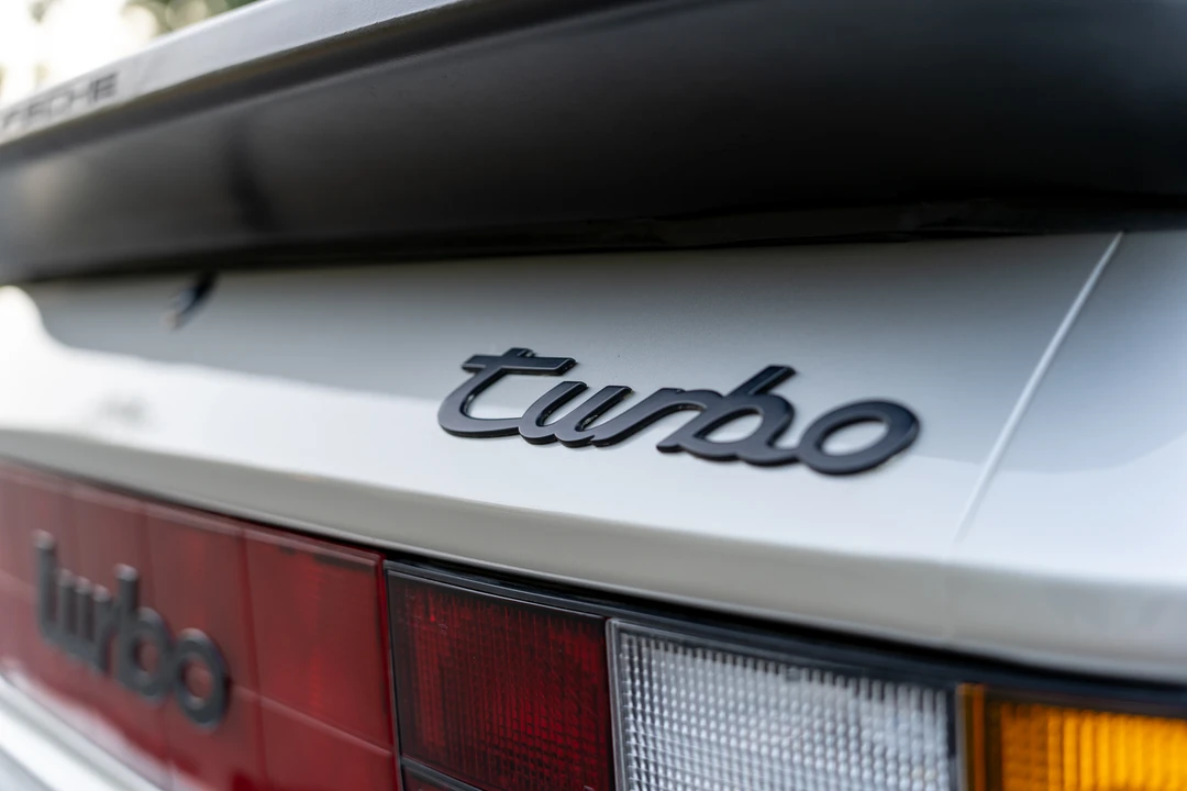 1986 Porsche 944 Turbo - Image 24 of 31