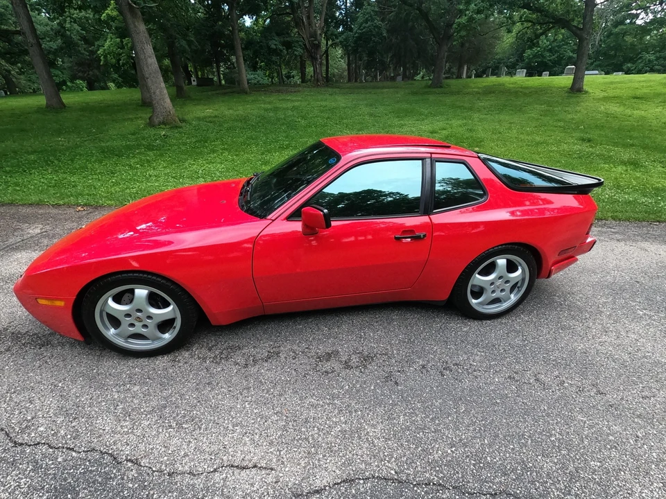1986 Porsche 944 Turbo - Image 2 of 31