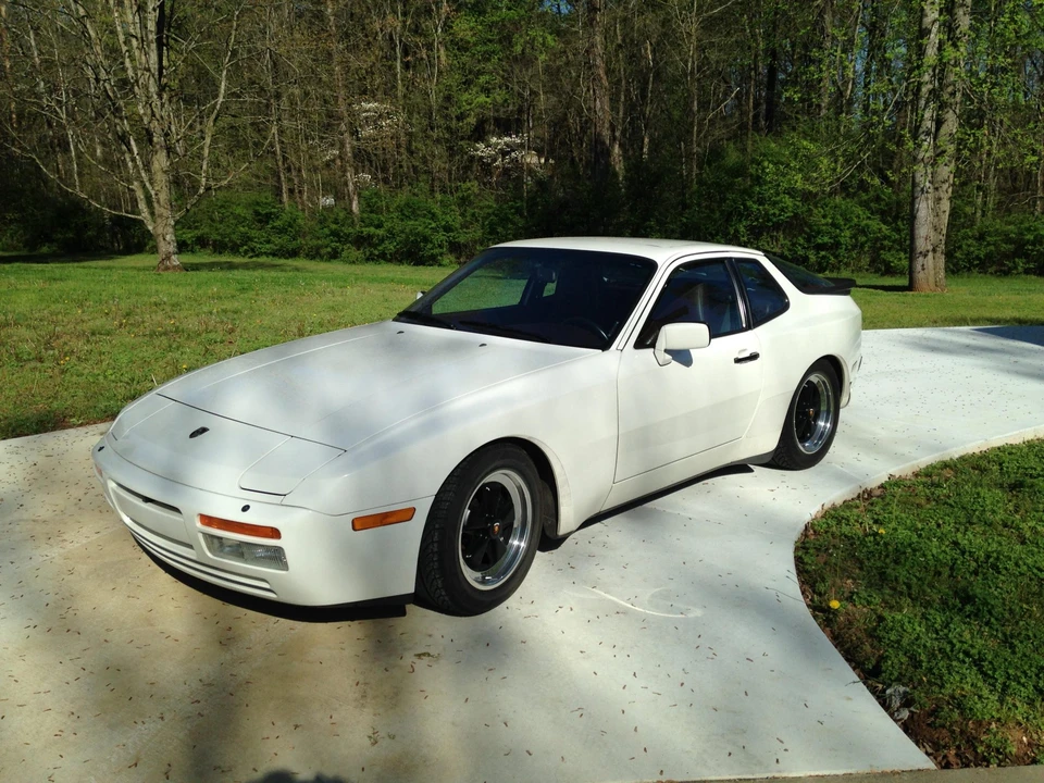 1986 Porsche 944 Turbo - Image 2 of 31