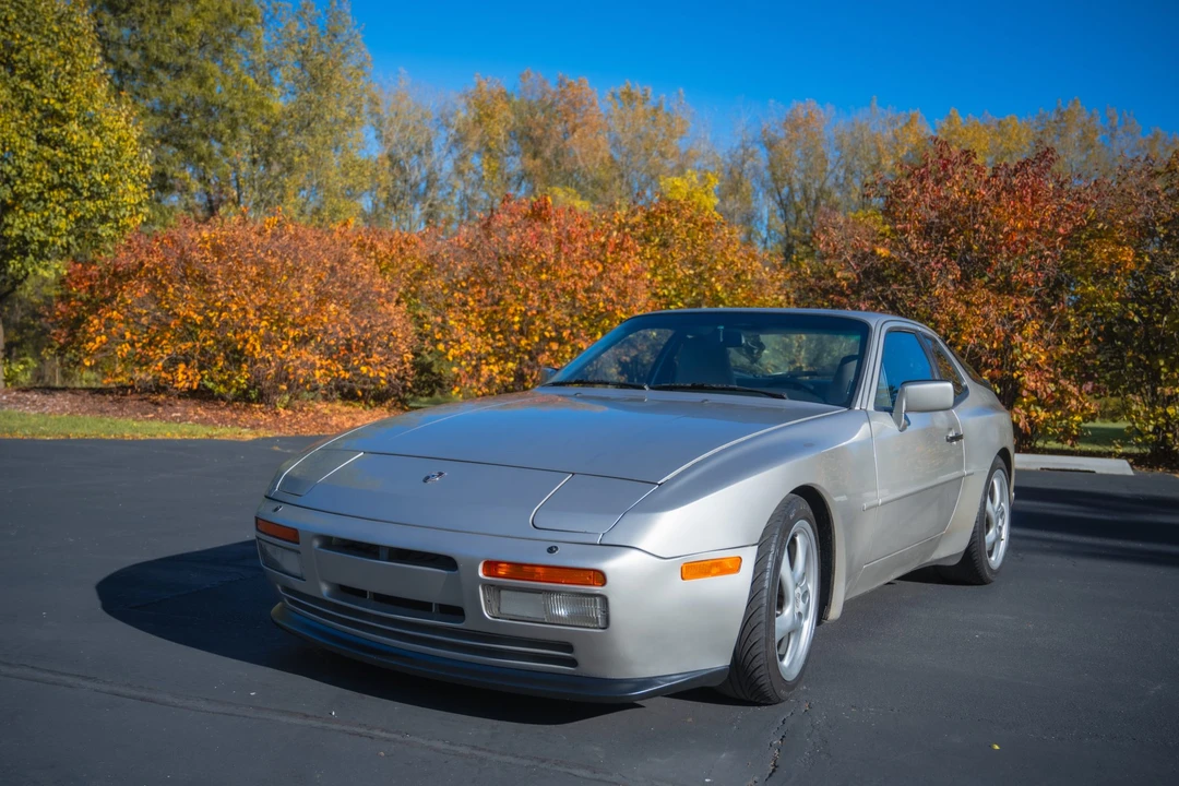 1986 Porsche 944 Turbo - Image 2 of 31