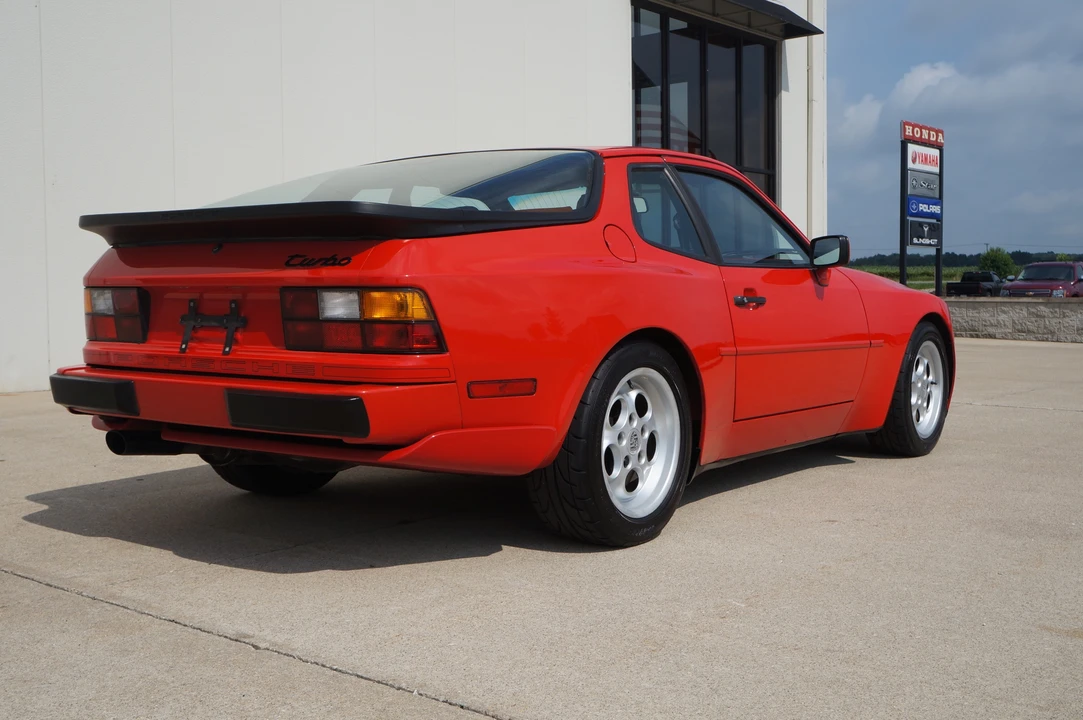 1986 Porsche 944 Turbo - Image 4 of 25