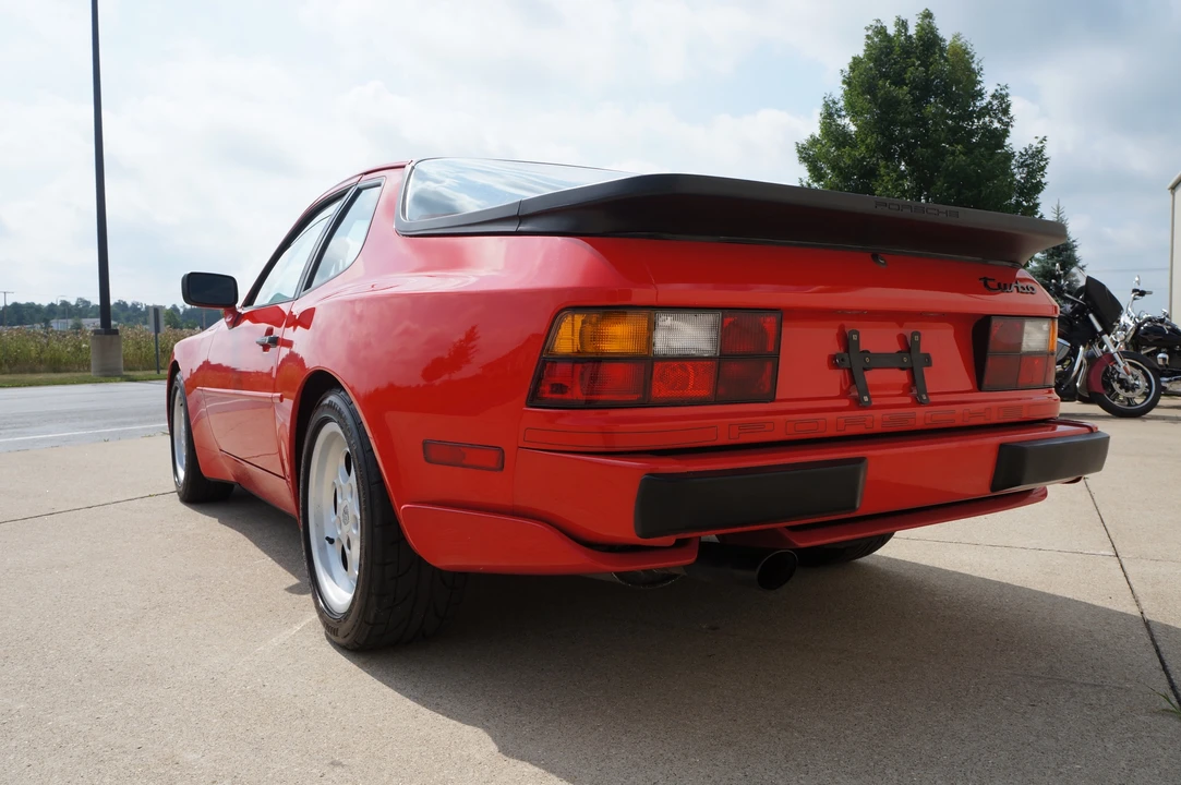 1986 Porsche 944 Turbo - Image 7 of 25