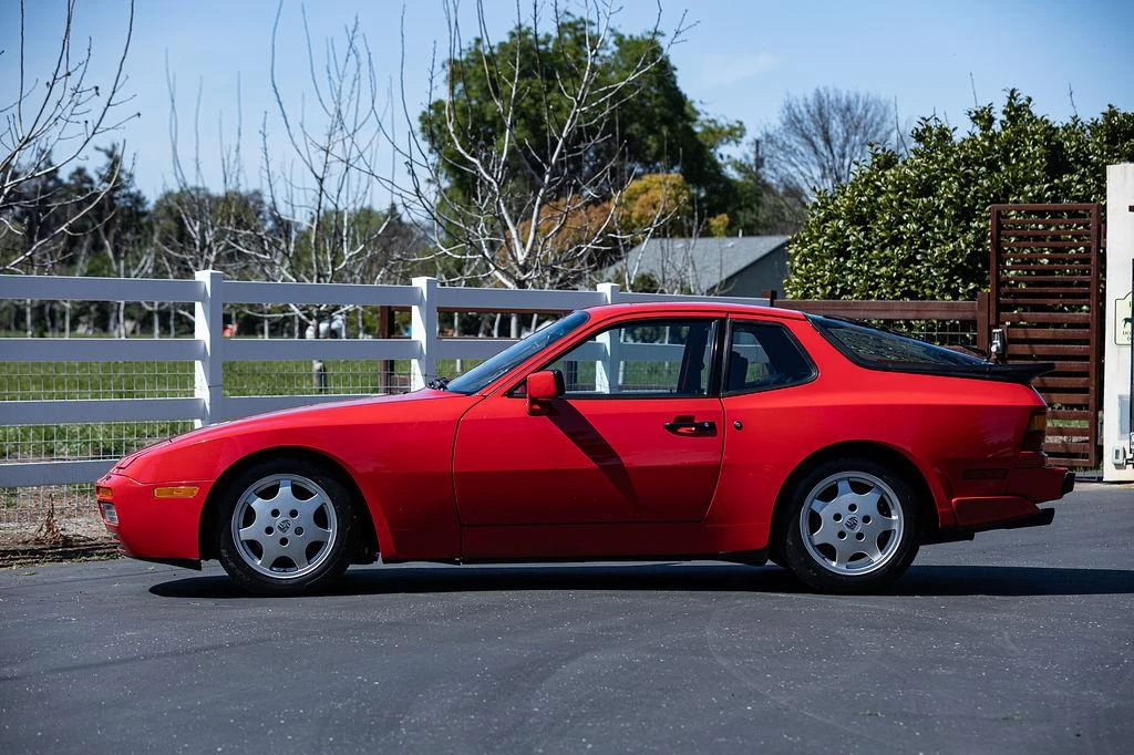 1986 Porsche 944 Turbo - Image 15 of 31