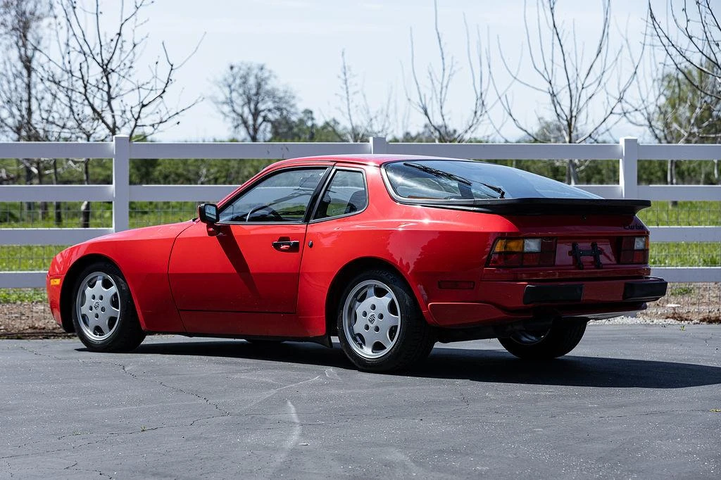 1986 Porsche 944 Turbo - Image 14 of 31