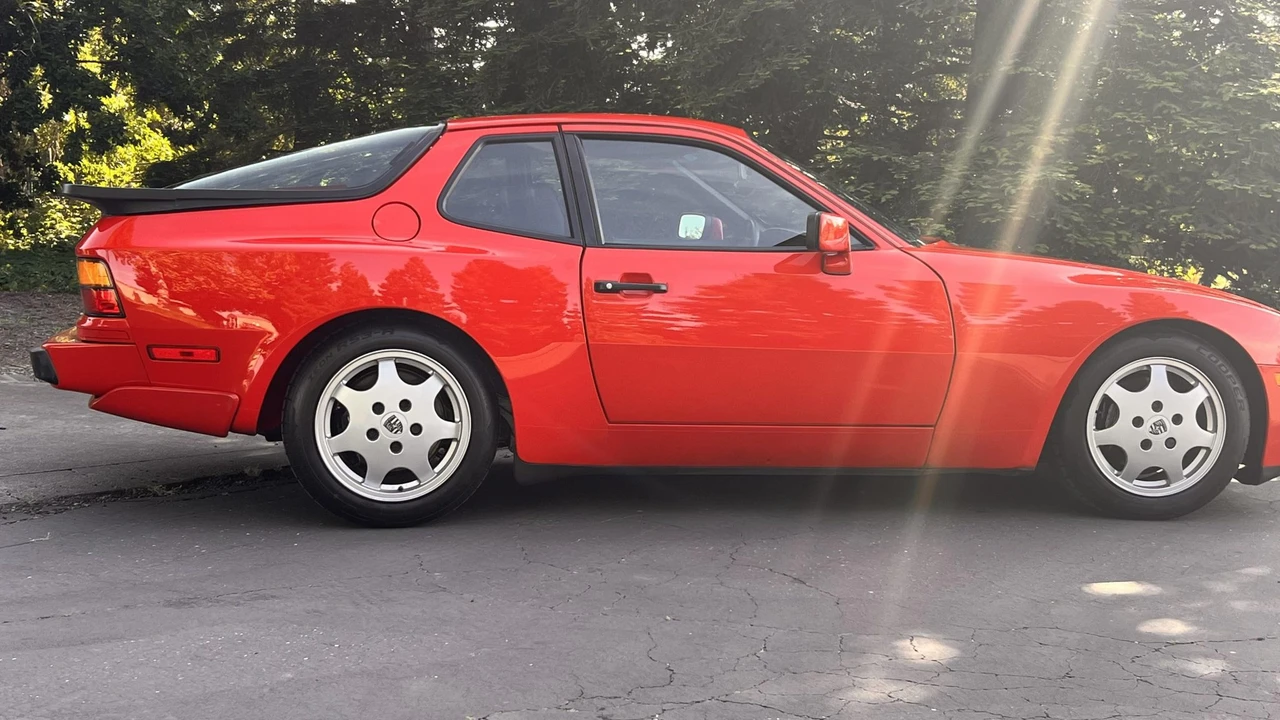 1986 Porsche 944 Turbo - Image 9 of 31