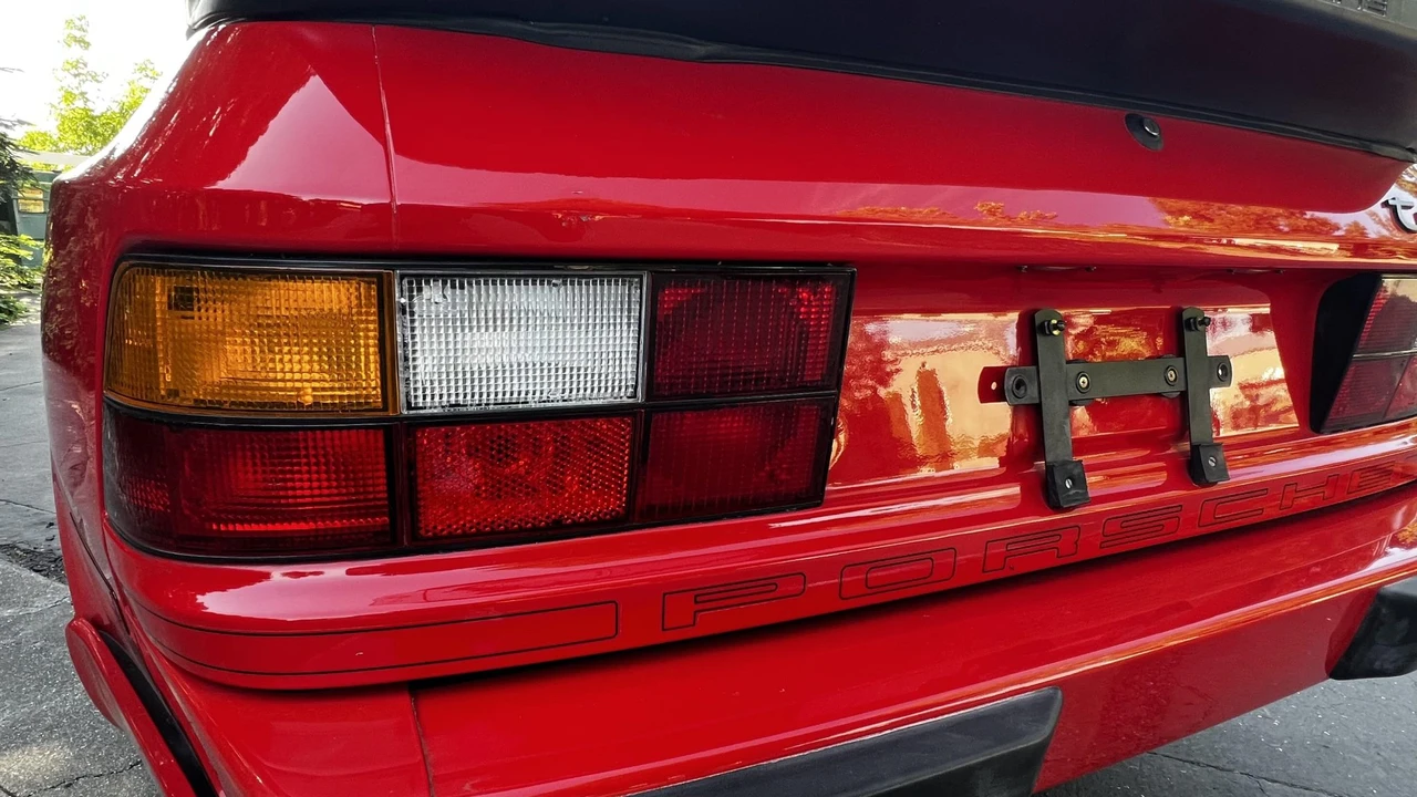 1986 Porsche 944 Turbo - Image 28 of 31