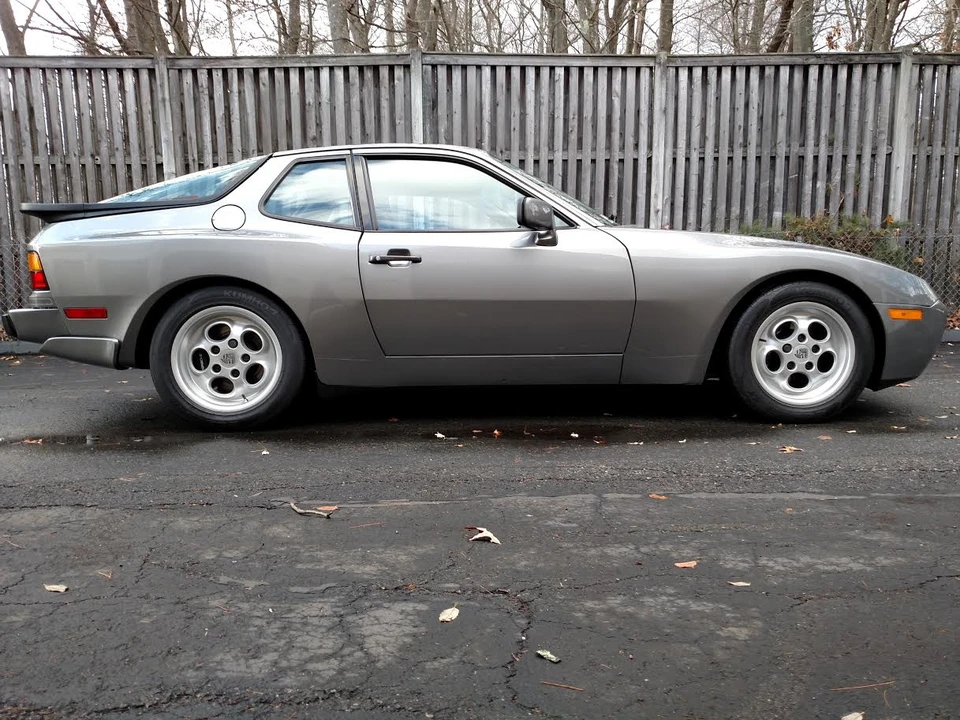 1986 Porsche 944 Turbo - Image 8 of 31