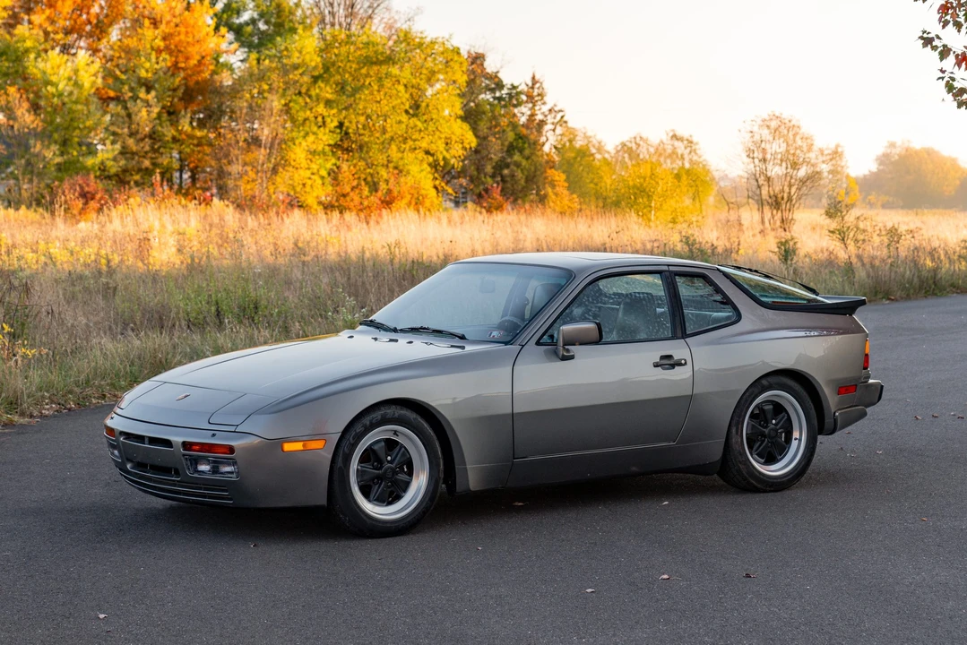 1986 Porsche 944 Turbo - Image 2 of 31