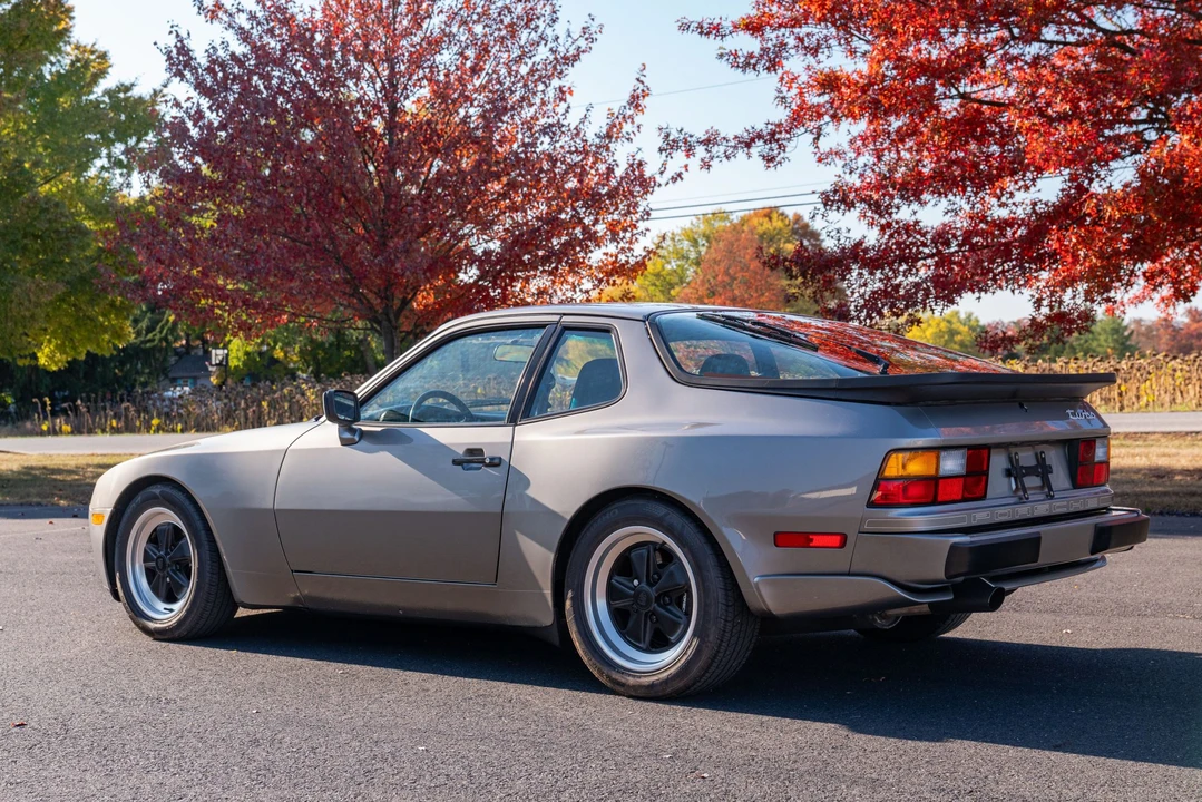 1986 Porsche 944 Turbo - Image 7 of 31
