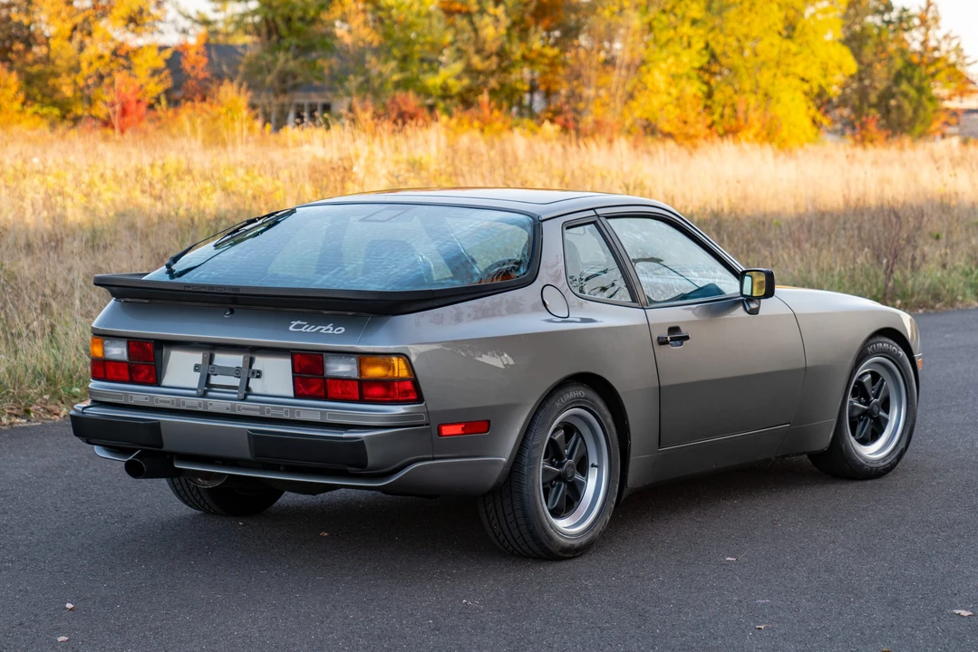 1986 Porsche 944 Turbo - Image 9 of 31