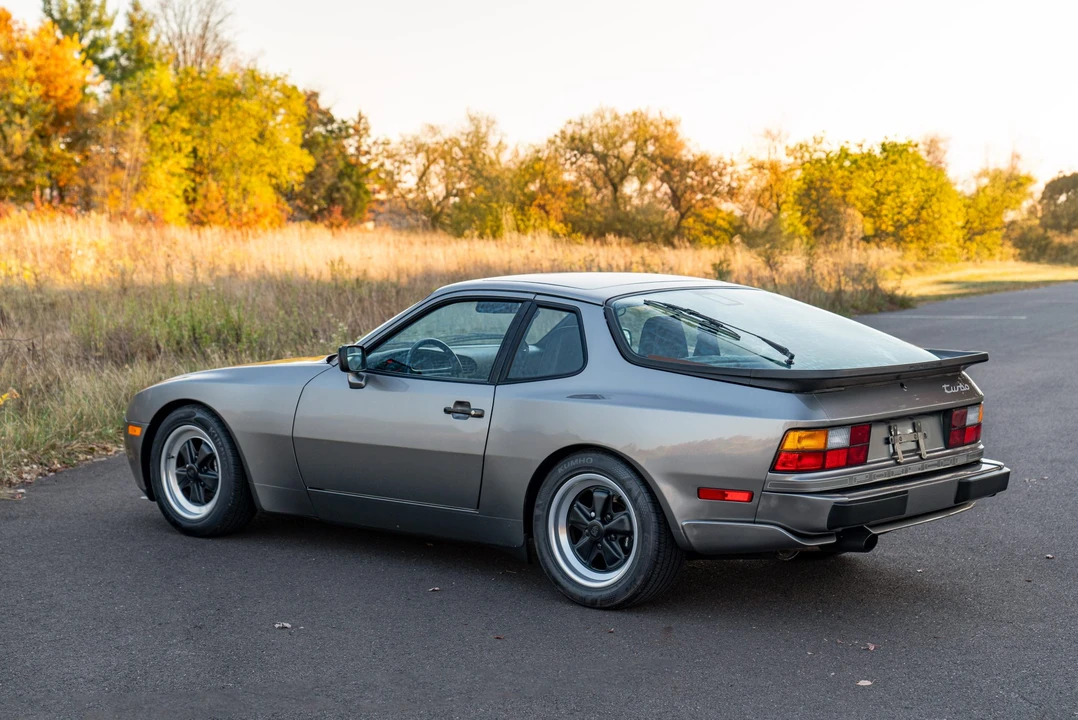 1986 Porsche 944 Turbo - Image 6 of 31