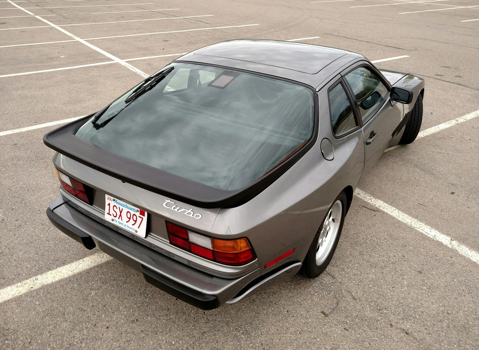 1986 Porsche 944 Turbo - Image 11 of 31