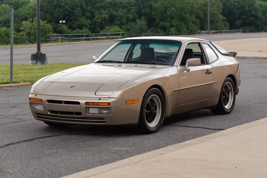 1986 Porsche 944 Turbo - Image 15 of 31